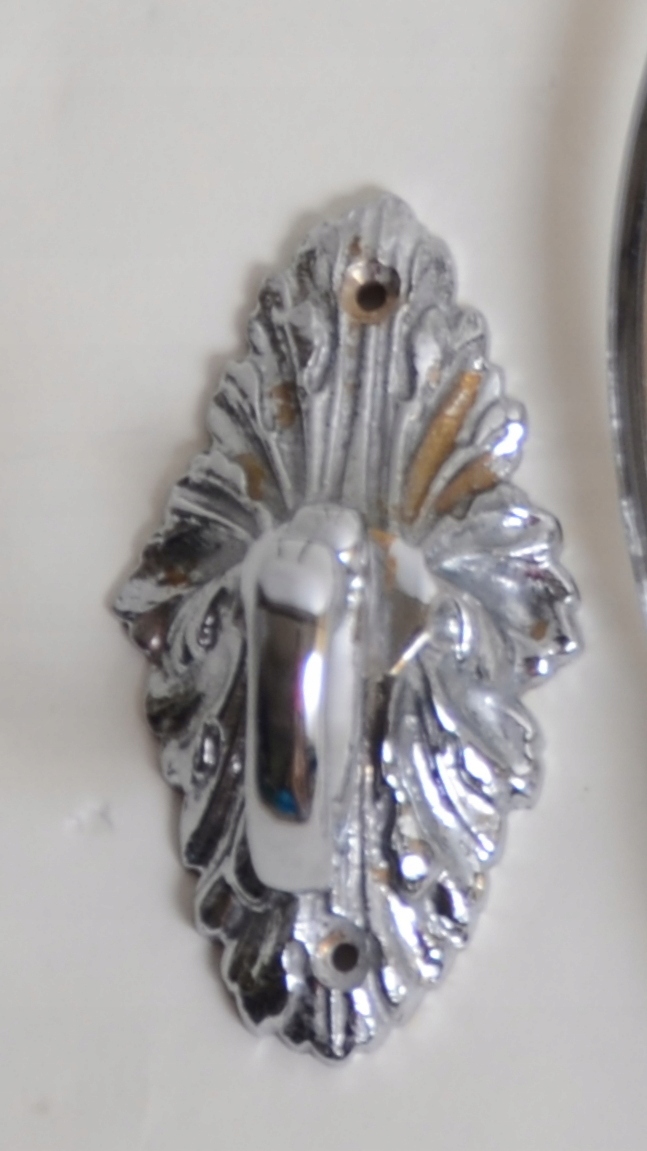 Śliczny srebrny komplet łazienkowy 7 elementów 246