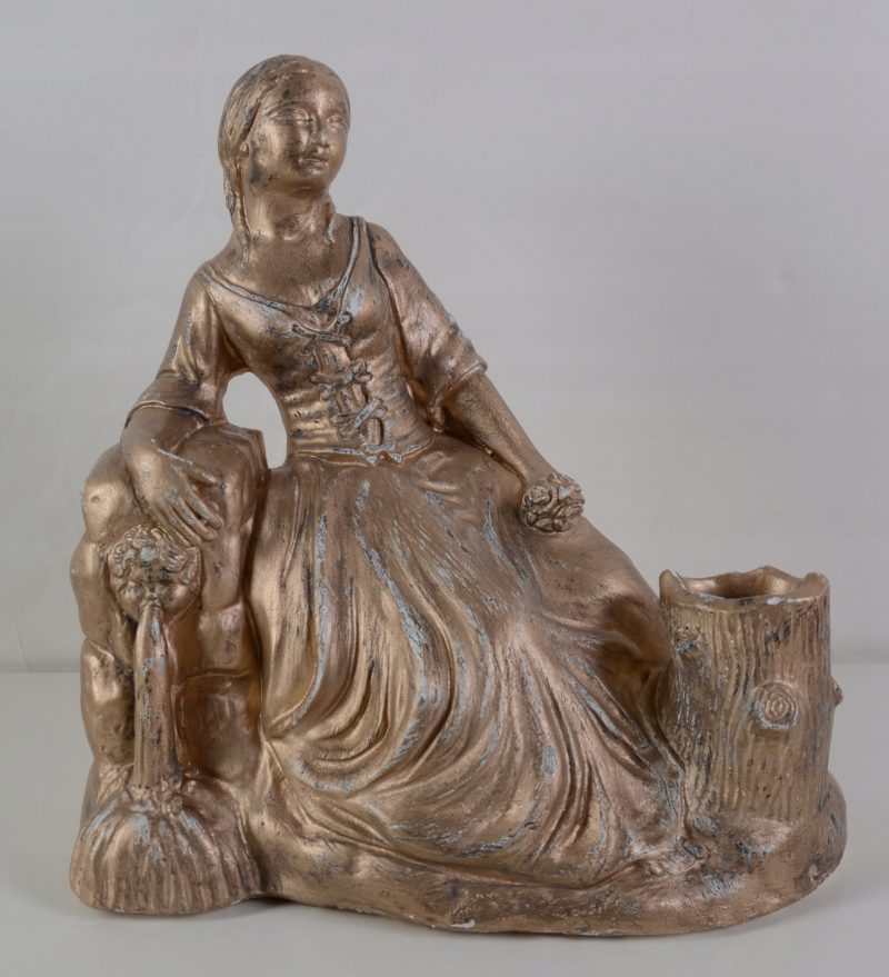 Śliczna figura kobieta przy źródełku Hiszp. 833