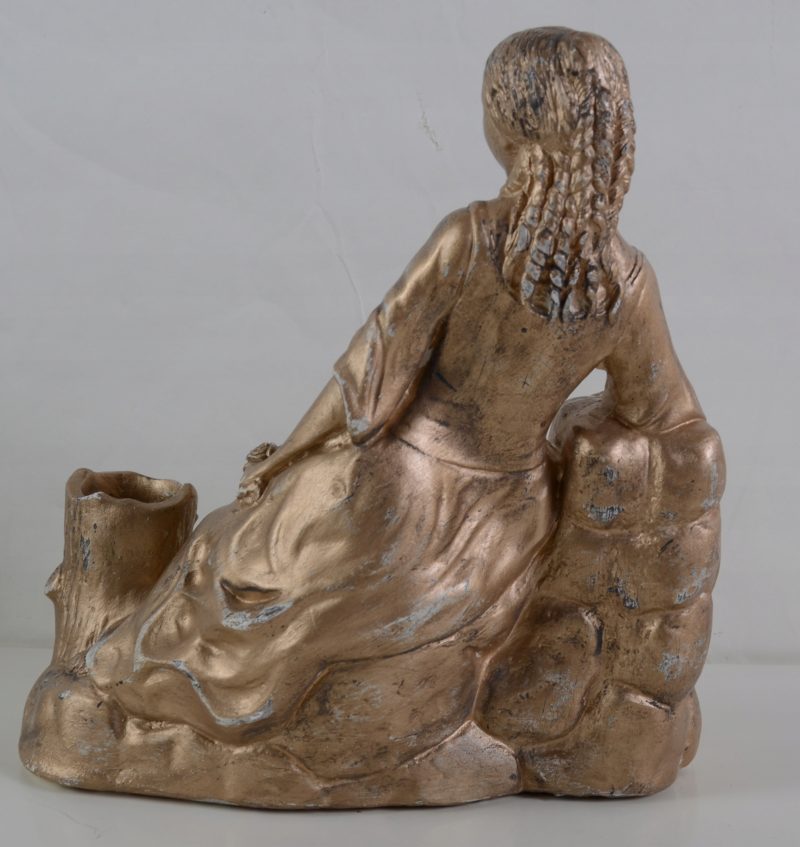 Śliczna figura kobieta przy źródełku Hiszp. 833