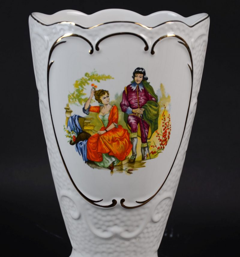 Piękny wazon na kwiaty porcelana Portugalia- 133