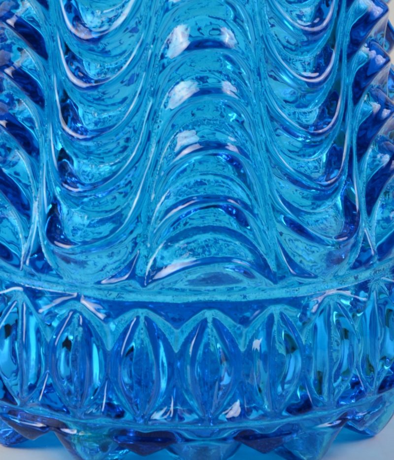 Śliczny niebieski szklany wazonik Hiszp.- 376